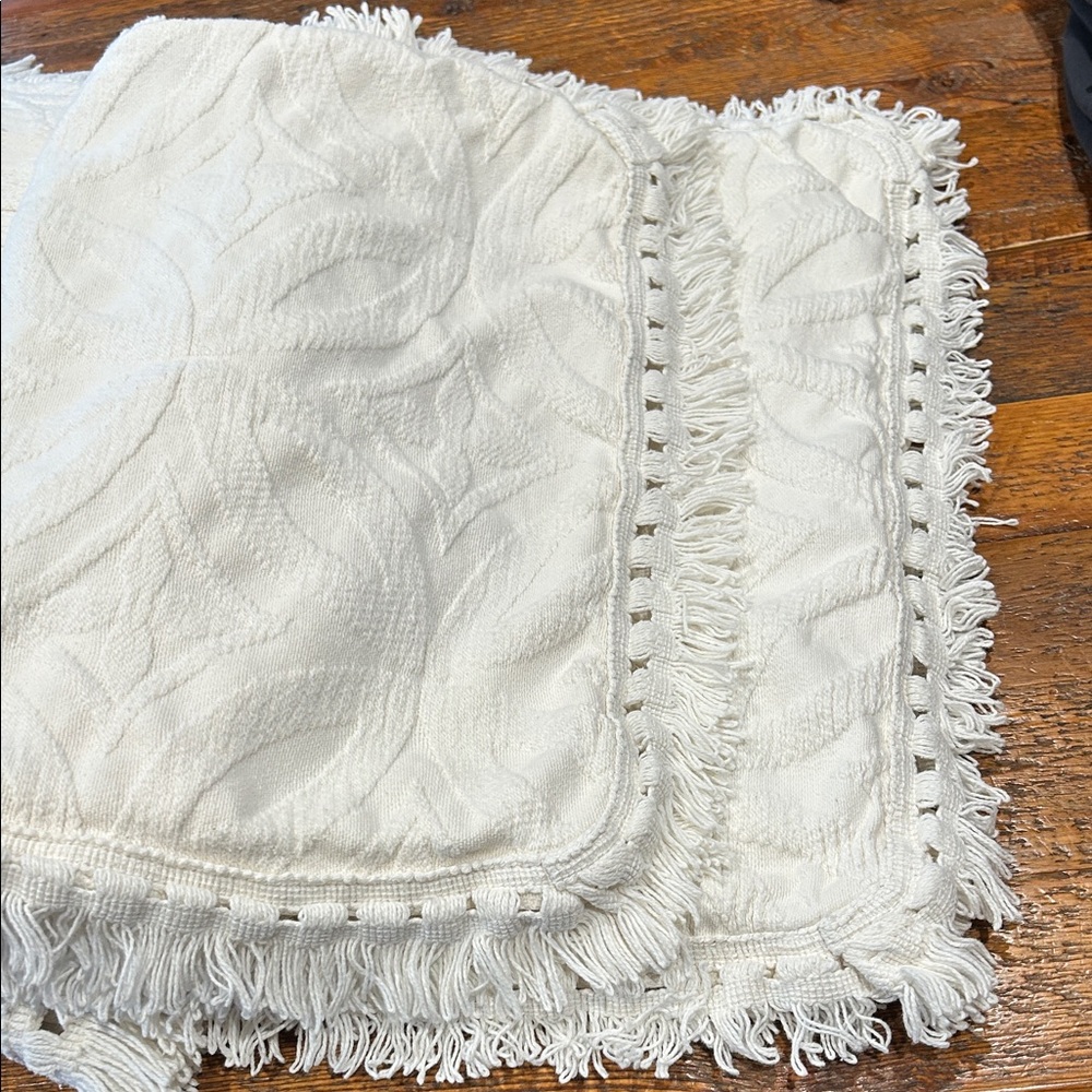 Vintage JC Penny Full Wedding Ring Coverlet and Shams - Picture 2 of 5